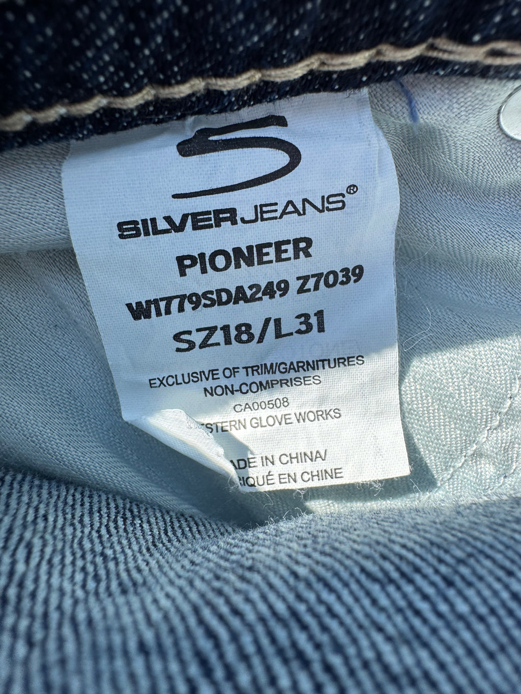 Silver CO Jeans Size 18x31