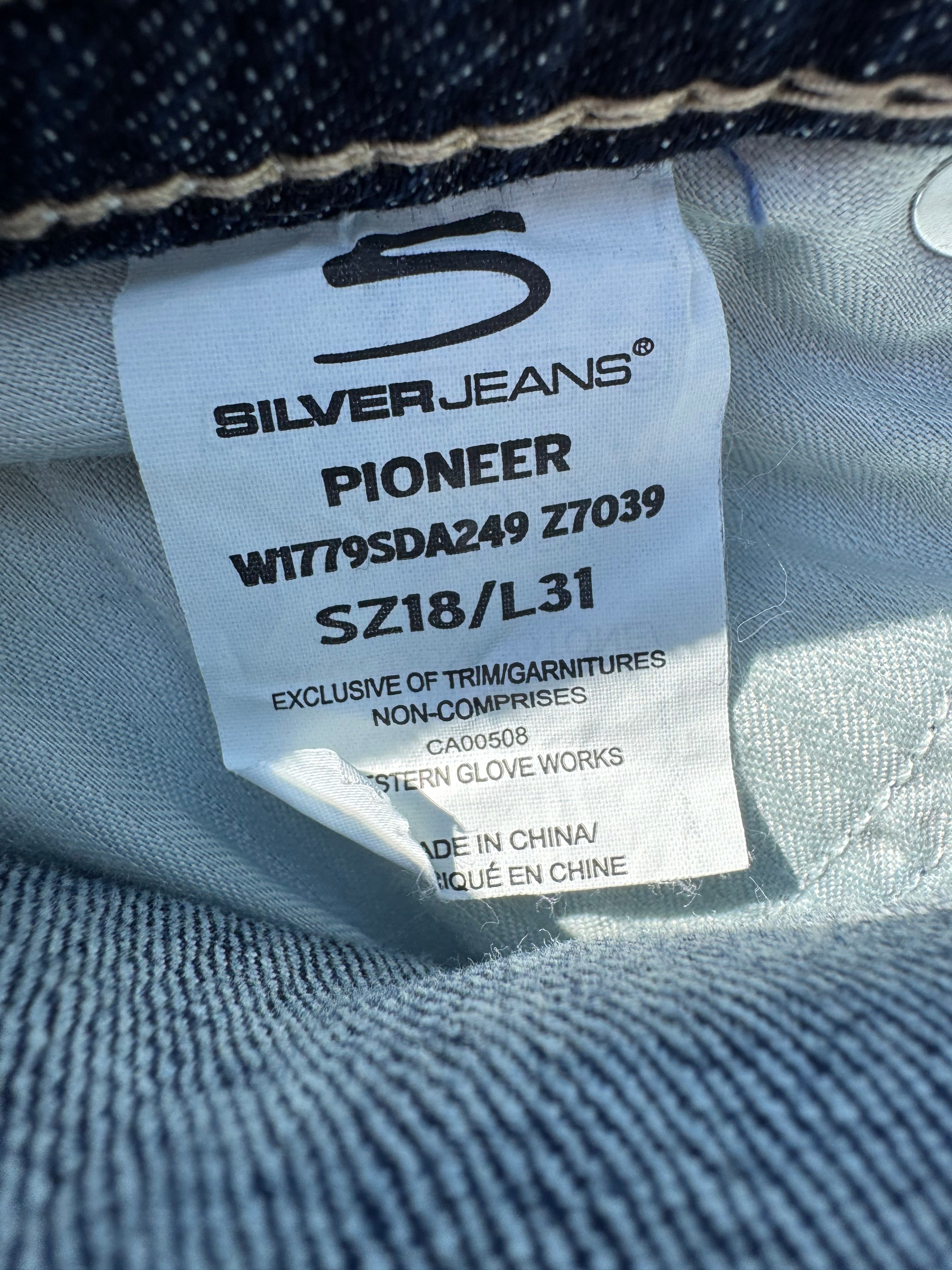 Silver CO Jeans Size 18x31